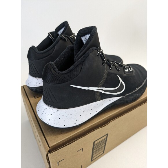 Nike Men\'s Kyrie Flytrap IV Basketball Shoe, Black/White, 10.5 - VERY GOOD! main image 4